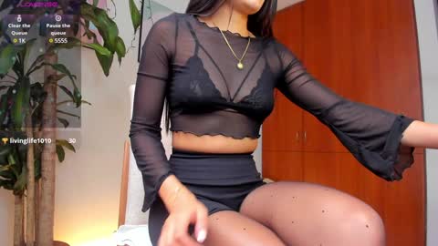 Snapshot of alessia1__ chatting on 02-06-25, 11:04 Alessia online show from 02-06-25, 11:04