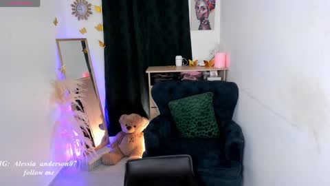 Snapshot of alessia_anderson07 chatting on 01-25-25, 01:54 Yy online show from 01-25-25, 01:54