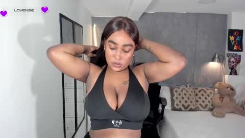 Snapshot of alessia_anderson07 chatting on 09-16-25, 10:44 Yy online show from 09-16-25, 10:44