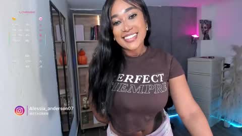 Snapshot of alessia_anderson07 chatting on 10-31-25, 12:33 Yy online show from 10-31-25, 12:33