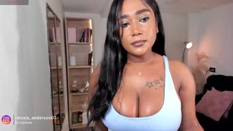 Snapshot of alessia_anderson07 chatting on 11-15-25, 07:16 Yy online show from 11-15-25, 07:16