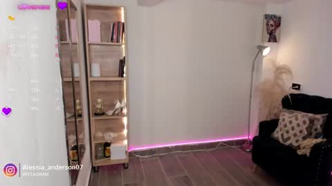 Snapshot of alessia_anderson07 chatting on 11-22-25, 12:20 Yy online show from 11-22-25, 12:20