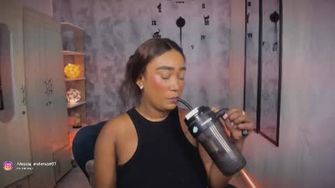 Snapshot of alessia_anderson07 chatting on 06-18-26, 10:36 Yy online show from 06-18-26, 10:36