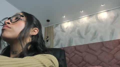 Alessia  online show from 04-25-26, 12:35
