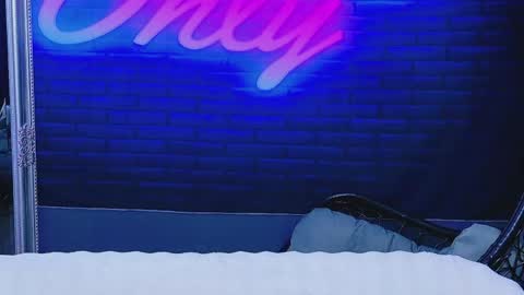Snapshot of alessiacroft chatting on 05-03-26, 04:07 alessiacroft online show from 05-03-26, 04:07