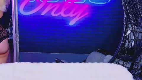 Snapshot of alessiacroft chatting on 05-05-26, 03:47 alessiacroft online show from 05-05-26, 03:47