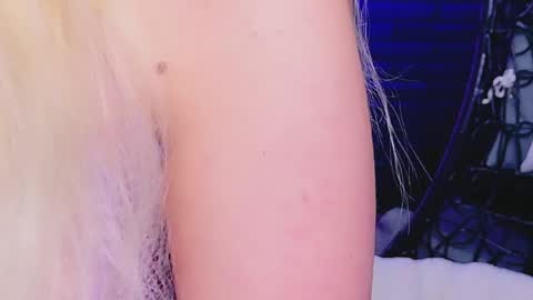 Snapshot of alessiacroft chatting on 05-11-26, 12:05 alessiacroft online show from 05-11-26, 12:05