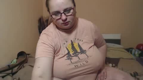 Snapshot of alessianeyl chatting on 04-28-26, 02:27 Alessia online show from 04-28-26, 02:27