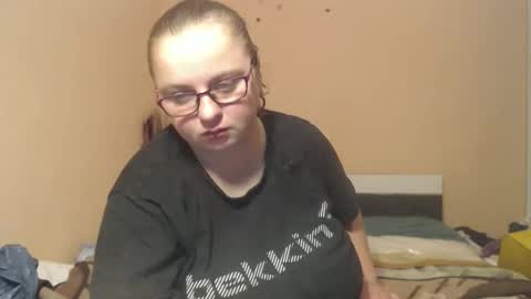 Snapshot of alessianeyl chatting on 05-13-26, 01:36 Alessia online show from 05-13-26, 01:36