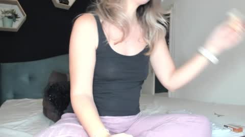 Snapshot of alesys69 chatting on 01-04-25, 12:37 alesys69 online show from 01-04-25, 12:37