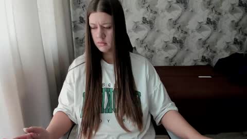 Aletta Oushen online show from 05-18-26, 07:14