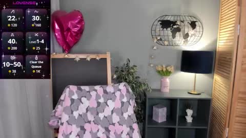 alettablacck online show from 10-17-25, 01:09