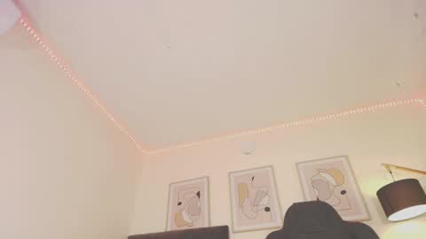 Snapshot of alex4diaz chatting on 02-26-25, 12:38 Alexa online show from 02-26-25, 12:38