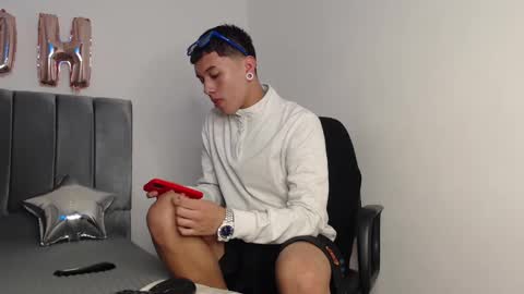 Snapshot of alex__lover chatting on 12-06-24, 12:34 Owen online show from 12-06-24, 12:34