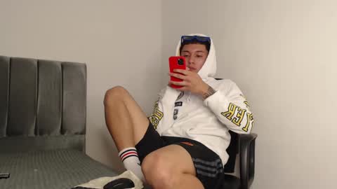 Snapshot of alex__lover chatting on 12-12-24, 04:48 Owen online show from 12-12-24, 04:48