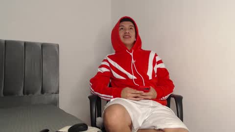 Snapshot of alex__lover chatting on 12-28-24, 04:51 Owen online show from 12-28-24, 04:51