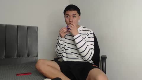 Snapshot of alex__lover chatting on 12-31-24, 06:24 Owen online show from 12-31-24, 06:24