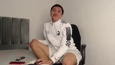 Snapshot of alex__lover chatting on 01-05-25, 03:43 Owen online show from 01-05-25, 03:43