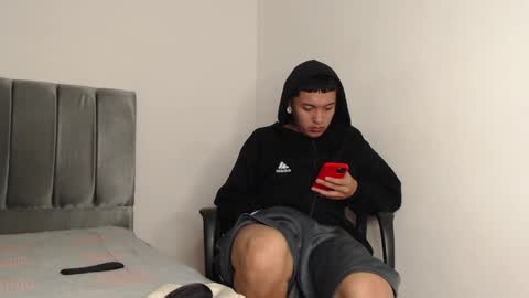 Snapshot of alex__lover chatting on 01-14-25, 04:57 Owen online show from 01-14-25, 04:57