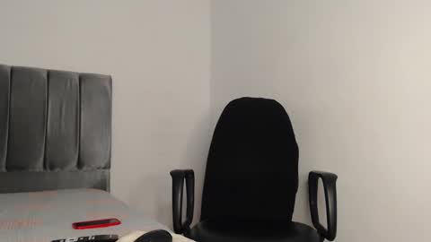 Snapshot of alex__lover chatting on 01-15-25, 03:33 Owen online show from 01-15-25, 03:33