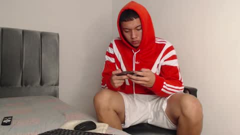 Snapshot of alex__lover chatting on 01-28-25, 10:12 Owen online show from 01-28-25, 10:12