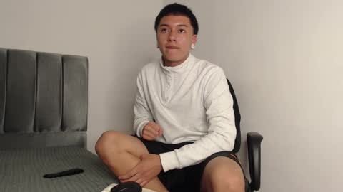 Snapshot of alex__lover chatting on 01-31-25, 02:26 Owen online show from 01-31-25, 02:26