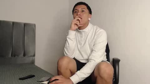 Snapshot of alex__lover chatting on 01-31-25, 05:30 Owen online show from 01-31-25, 05:30