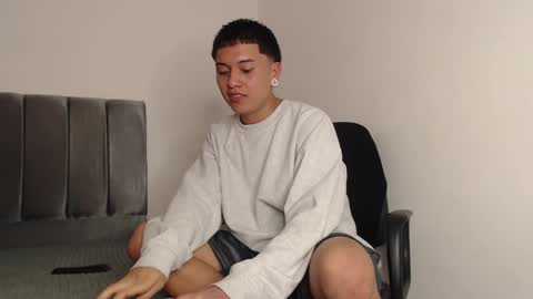 Snapshot of alex__lover chatting on 02-07-25, 02:19 Owen online show from 02-07-25, 02:19