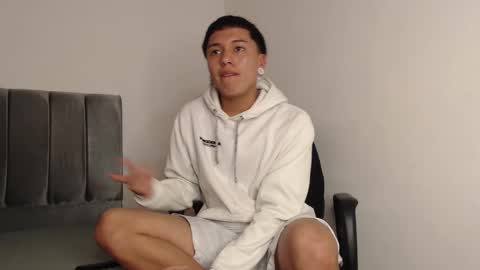 Snapshot of alex__lover chatting on 02-12-25, 02:03 Owen online show from 02-12-25, 02:03