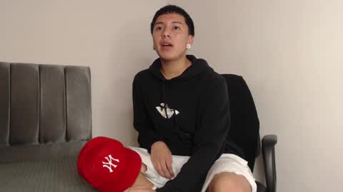 Snapshot of alex__lover chatting on 02-18-25, 02:05 Owen online show from 02-18-25, 02:05