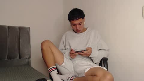 Snapshot of alex__lover chatting on 02-22-25, 05:23 Owen online show from 02-22-25, 05:23