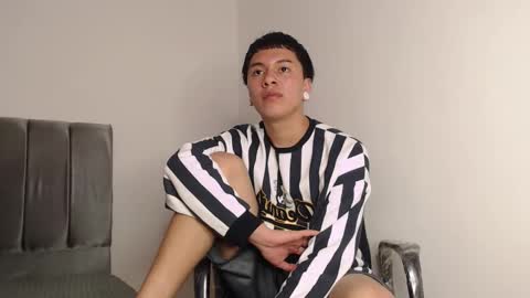 Snapshot of alex__lover chatting on 09-30-25, 02:05 Owen online show from 09-30-25, 02:05