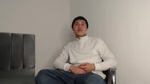 Snapshot of alex__lover chatting on 10-02-25, 02:40 Owen online show from 10-02-25, 02:40