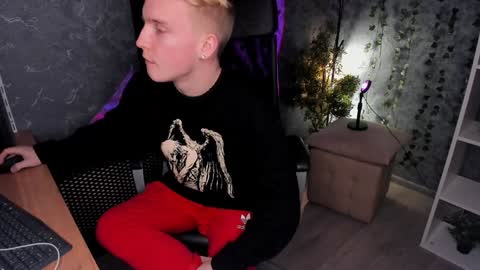 Snapshot of alex__sweet chatting on 12-08-24, 01:03 your Alex online show from 12-08-24, 01:03