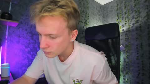 Snapshot of alex__sweet chatting on 10-19-25, 06:47 your Alex online show from 10-19-25, 06:47