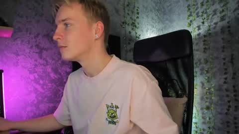 Snapshot of alex__sweet chatting on 11-30-25, 07:01 your Alex online show from 11-30-25, 07:01