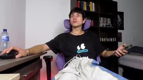 alex_connorr online show from 11-18-25, 03:12