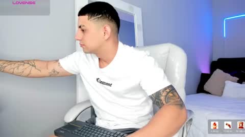 Snapshot of alex_cute77 chatting on 07-02-26, 12:44 alex online show from 07-02-26, 12:44