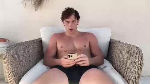 Snapshot of alex_islive chatting on 06-06-26, 10:25 Alex Stone online show from 06-06-26, 10:25