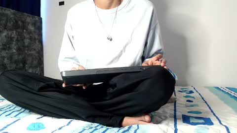 alex_mark_ online show from 04-02-26, 02:04