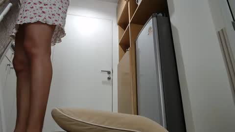 Snapshot of alex_nicha chatting on 10-24-25, 02:41 Nicha online show from 10-24-25, 02:41