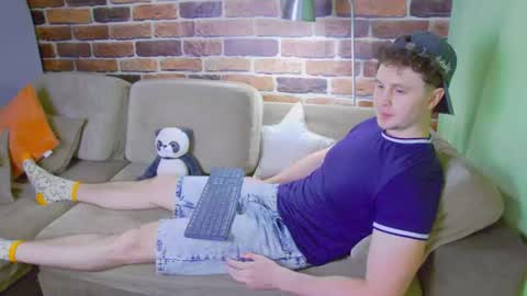 Snapshot of alex_onelove chatting on 06-14-26, 12:51 Alex online show from 06-14-26, 12:51