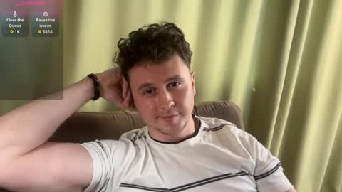 Snapshot of alex_onelove chatting on 07-17-26, 01:07 Alex online show from 07-17-26, 01:07