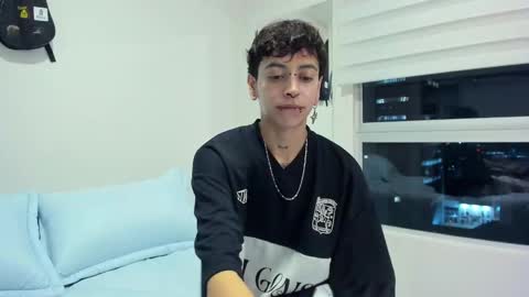 Snapshot of alex_poett chatting on 01-23-25, 12:04 Residente0xxx online show from 01-23-25, 12:04