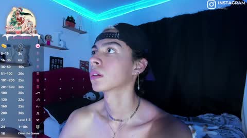 Snapshot of alex_sweet_69 chatting on 12-22-24, 12:27 Alex online show from 12-22-24, 12:27