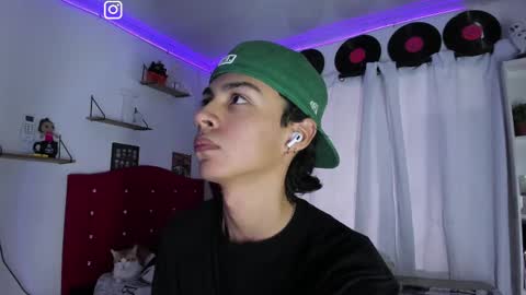 Snapshot of alex_sweet_69 chatting on 02-17-25, 12:16 Alex online show from 02-17-25, 12:16