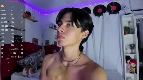 Snapshot of alex_sweet_69 chatting on 02-24-25, 11:21 Alex online show from 02-24-25, 11:21