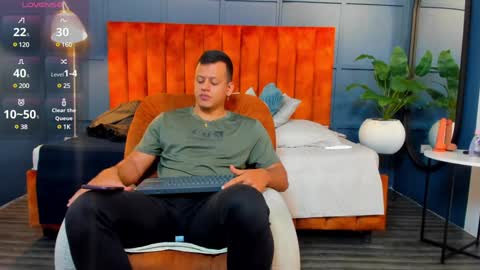 Alex Towers online show from 12-21-24, 06:55