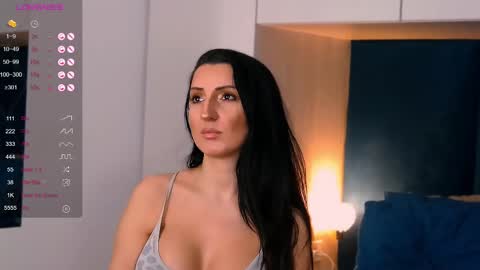 Snapshot of alexa_clarks chatting on 03-05-25, 03:29 Alexa online show from 03-05-25, 03:29