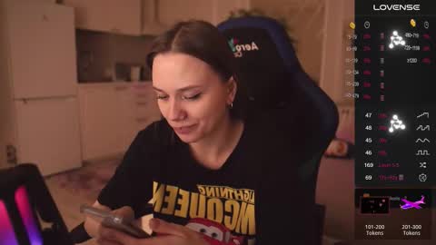 Snapshot of alexa_feels chatting on 10-03-25, 04:04 Little Duck homie online show from 10-03-25, 04:04